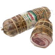 Pancetta arrotolata al pepe nero affettato 200 gr – Boczek zawijany, rolada w czarnym pieprzu w plasterkach 200 g bez tła