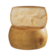 Grana Padano DOP 12 mesi – Ser twardy z mleka krowiego DOP dojrzewający 12 miesięcy bez tła