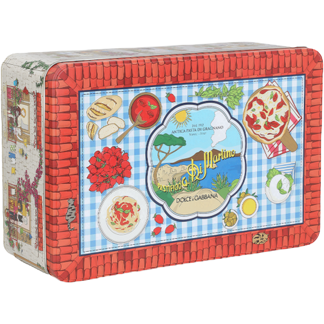 CB LATTA D&G CASA ITALIANA ML Pasta di Gragnano 5 x 500 gr – Metalowy zestaw pudełkowy 5 x 500 g makaronów IGP z Gragnano + autorski fartuszek D&G bez tła
