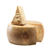 Grana Padano "Riserva" DOP 18/20 mesi – Ser twardy z mleka krowiego DOP dojrzewający 18/20 miesięcy bez tła